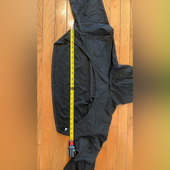 Solid Color Crop Hoodie - Picture 4 of 7